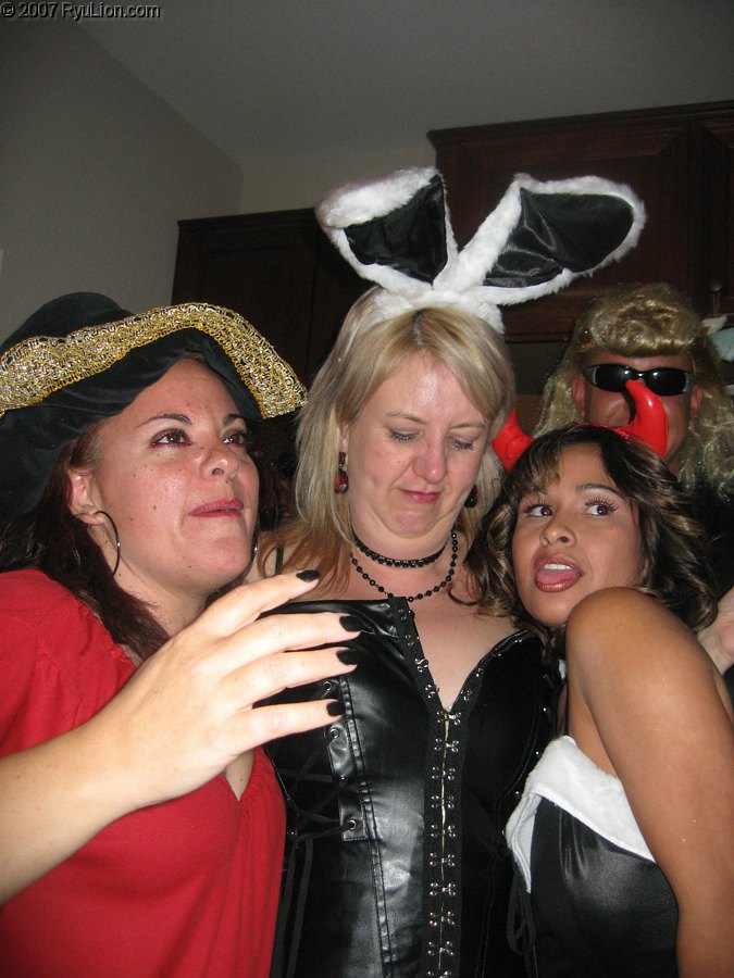 SPANNOW's Halloween Party Pics img_0193