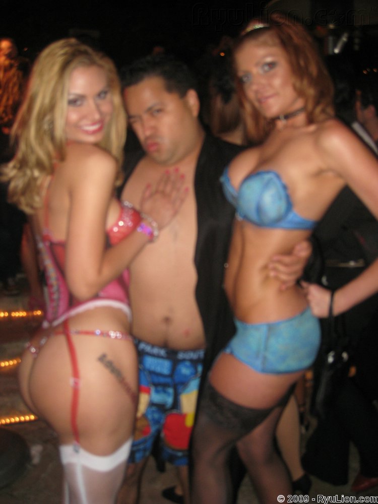 Playboy Mansion PJ & Lingere Party 09 img_2194 81.2 KB