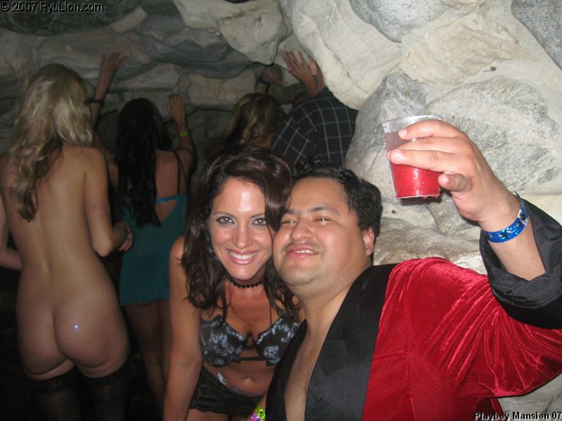 Playboy Mansion 07 WebMaster Access Pics img_0666